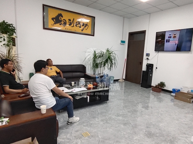 连续式看片网站观看通过多媒体的形式向客户展现