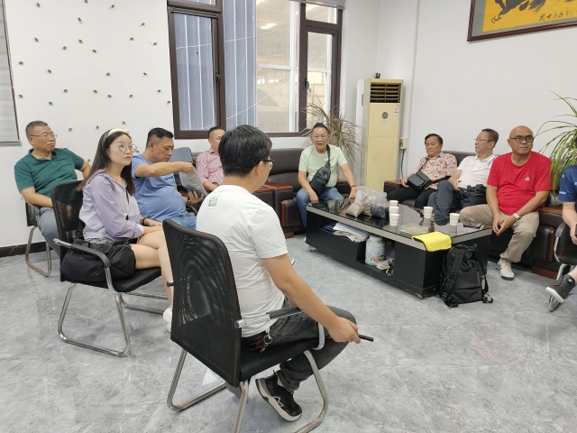 看片黄全部免费机械与客户共同探讨看片网站观看的工艺技术