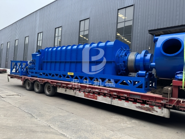 大型炭化生产线全套设备装车,忙碌不停抢进度